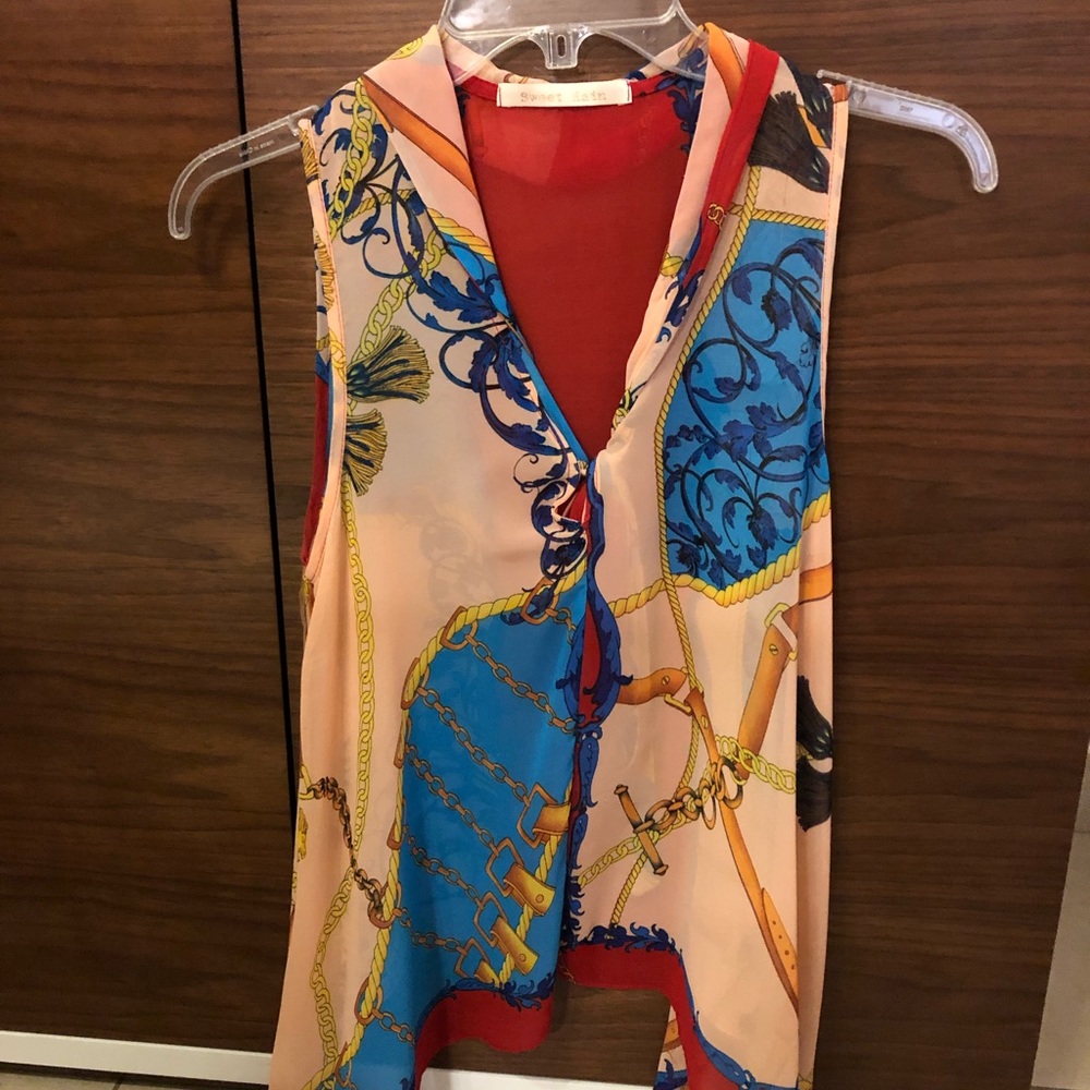 MAKE OFFER 🎊🛍 Printed Sleeveless Top Sweet Rain